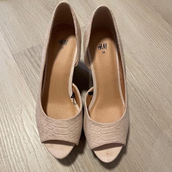 New H&M Peek-Toe Wedges - Picture 1 of 3